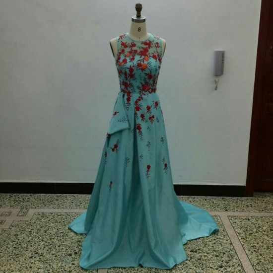 Elegant Blue Sleeveless Chapel Party Prom Dress with Red Embroidery - Click Image to Close