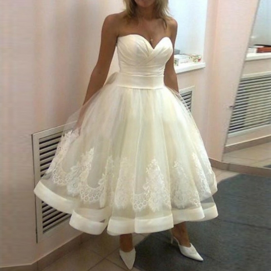 Ball Gown Sweetheart Short Tulle Wedding Dress with Lace - Click Image to Close