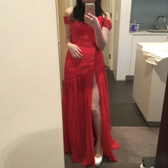 Sheath Off-the-Shoulder Floor-Length Red Chiffon Prom Dress with Ruched - Click Image to Close