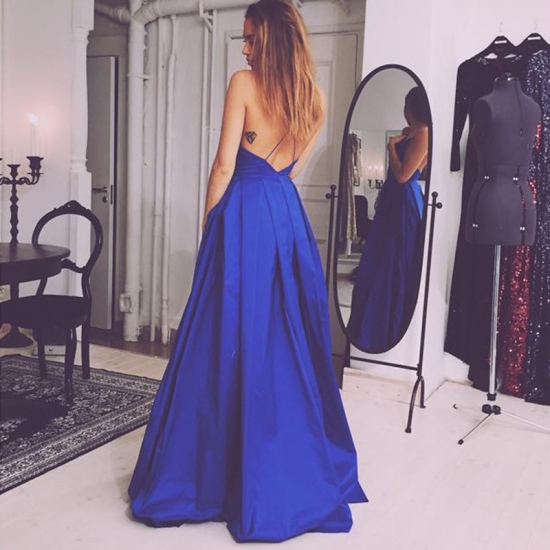 A-Line V-Neck Floor-Length Royal Blue Satin Prom Dress with Pockets - Click Image to Close